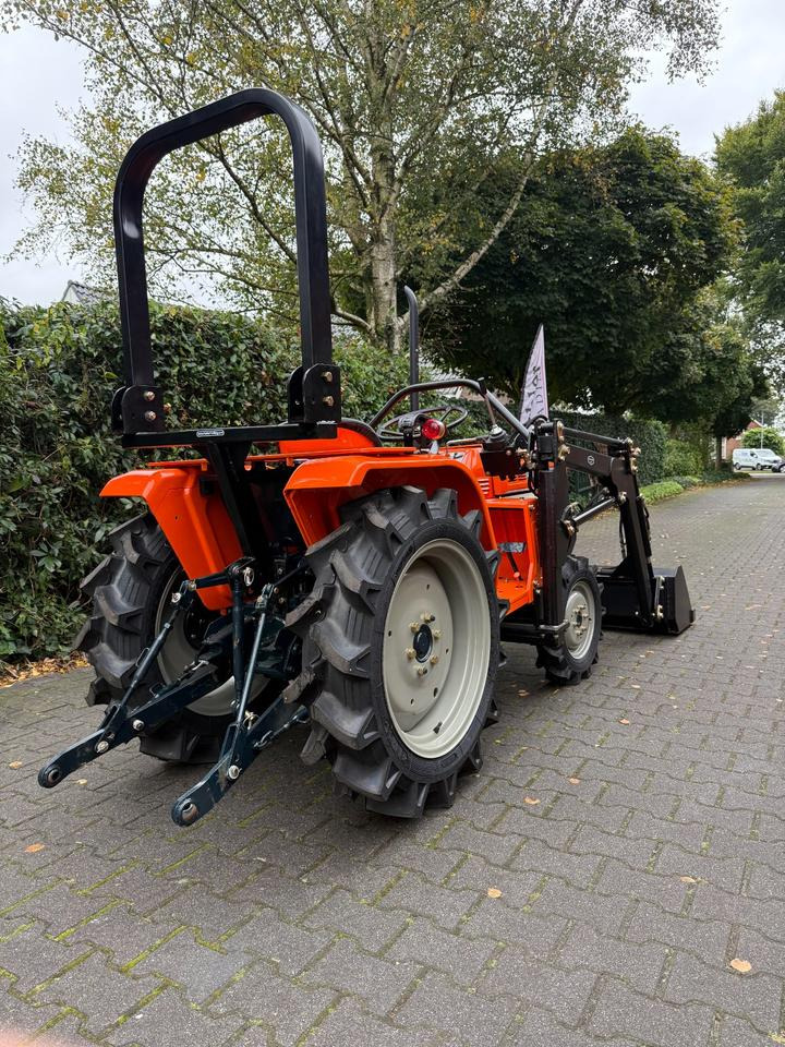 Kleintraktor Kubota B1600 mit Frontlader ab 125 € pro Monat. - Kleintraktor: das Bild 4 Kleintraktor Kubota B1600 mit Frontlader ab 125 € pro Monat. - Kleintraktor: das Bild 4