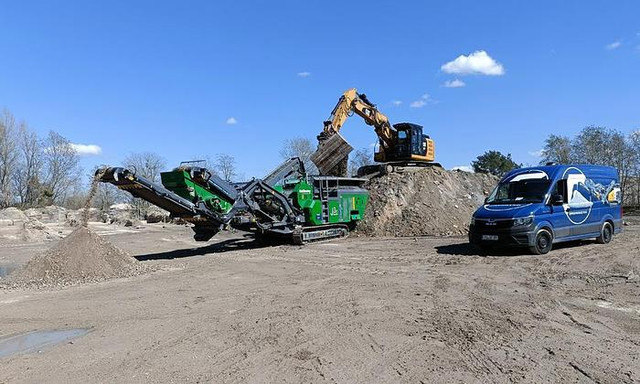 MCCLOSKEY J3C - Backenbrecher: das Bild 1 MCCLOSKEY J3C - Backenbrecher: das Bild 1