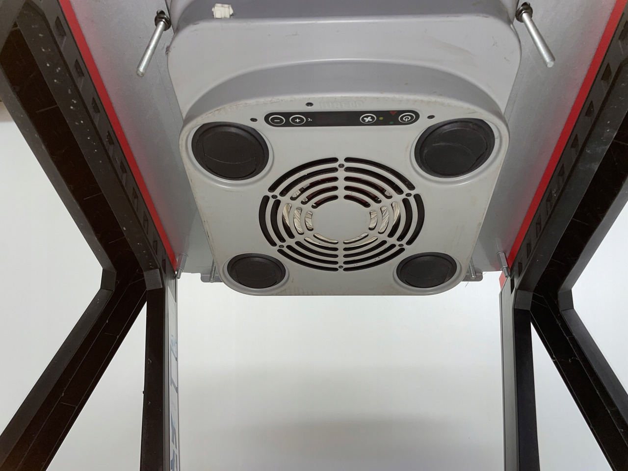 KLIMATYZACJA POSTOJOWA WAECO CA800 MAN SCANIA VOLVO DAF CA-0800-DC - Klimakompressor für LKW: das Bild 5 KLIMATYZACJA POSTOJOWA WAECO CA800 MAN SCANIA VOLVO DAF CA-0800-DC - Klimakompressor für LKW: das Bild 5