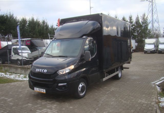Iveco DAILY 35 C 15 3.0TDI FIRANA Z PRAWEJ STRONY 3.5T DMC WINDA - Koffer Transporter: das Bild 1 Iveco DAILY 35 C 15 3.0TDI FIRANA Z PRAWEJ STRONY 3.5T DMC WINDA - Koffer Transporter: das Bild 1