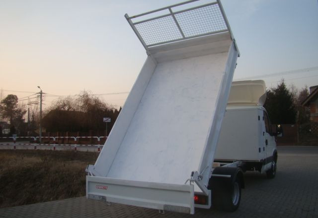 Iveco DAILY 40 C 12 - Kipper Transporter: das Bild 5 Iveco DAILY 40 C 12 - Kipper Transporter: das Bild 5