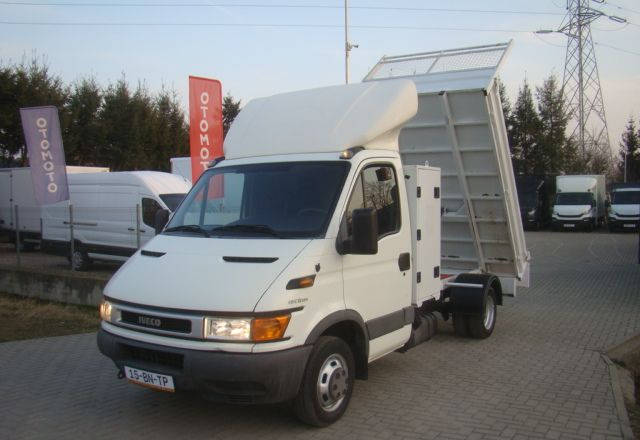Iveco DAILY 40 C 12 - Kipper Transporter: das Bild 1 Iveco DAILY 40 C 12 - Kipper Transporter: das Bild 1