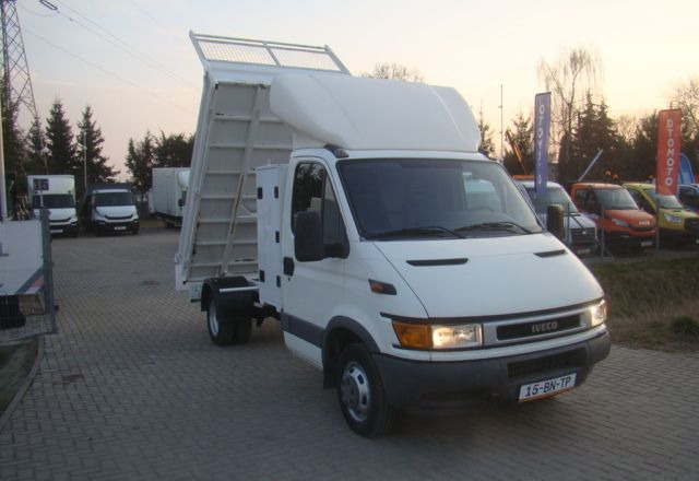 Iveco DAILY 40 C 12 - Kipper Transporter: das Bild 3 Iveco DAILY 40 C 12 - Kipper Transporter: das Bild 3