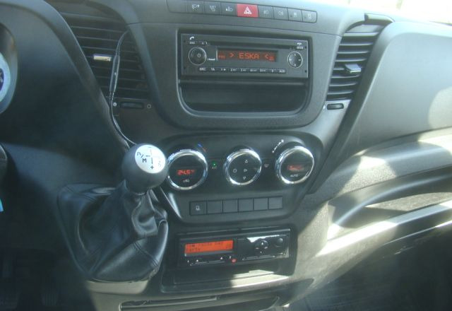 Koffer LKW Iveco DAILY 70 C 18 3.0TDI 5.45M WINDA 1000KG: das Bild 18