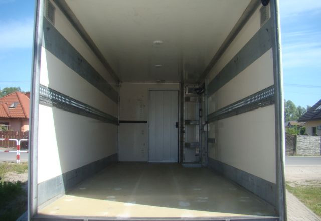 Koffer LKW Iveco DAILY 70 C 18 3.0TDI 5.45M WINDA 1000KG: das Bild 9