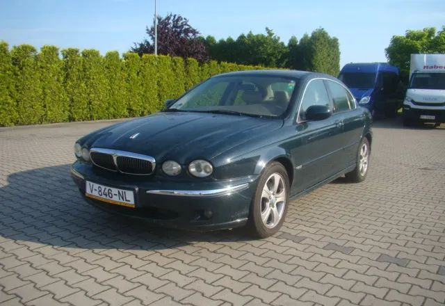 Jaguar X-Type - Limousine: das Bild 2 Jaguar X-Type - Limousine: das Bild 2