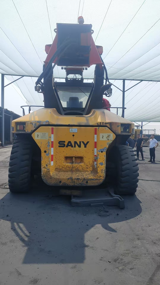 Sany 45 TON RSC450C - Reach stacker: das Bild 5 Sany 45 TON RSC450C - Reach stacker: das Bild 5