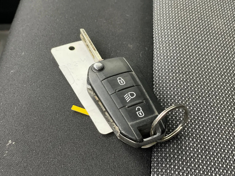 Opel Vivaro 2.0 CDTI L3H1 DC Edition - Kleintransporter, Transporter mit Doppelkabine: das Bild 5 Opel Vivaro 2.0 CDTI L3H1 DC Edition - Kleintransporter, Transporter mit Doppelkabine: das Bild 5