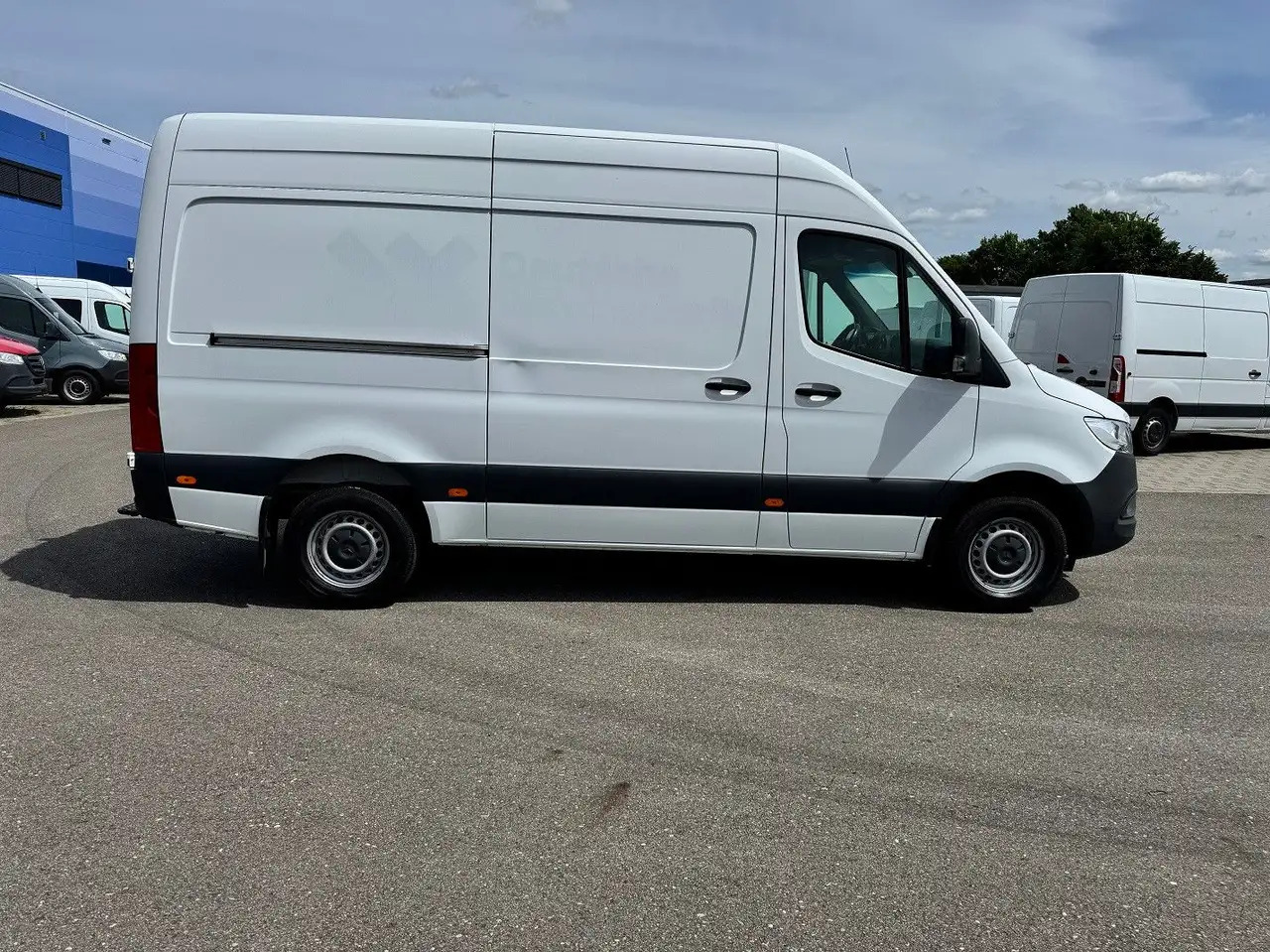 Mercedes-Benz Sprinter 317 CDI Lang Hoch Klima MBUX AHK - Kastenwagen: das Bild 4 Mercedes-Benz Sprinter 317 CDI Lang Hoch Klima MBUX AHK - Kastenwagen: das Bild 4