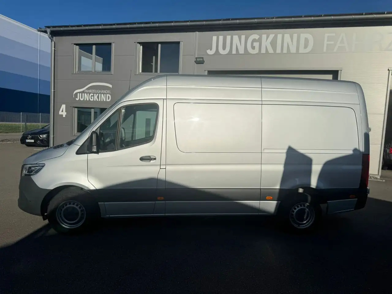 Mercedes-Benz Sprinter 317 CDI Lang Hoch Klima MBUX Silber LED - Kastenwagen: das Bild 1 Mercedes-Benz Sprinter 317 CDI Lang Hoch Klima MBUX Silber LED - Kastenwagen: das Bild 1
