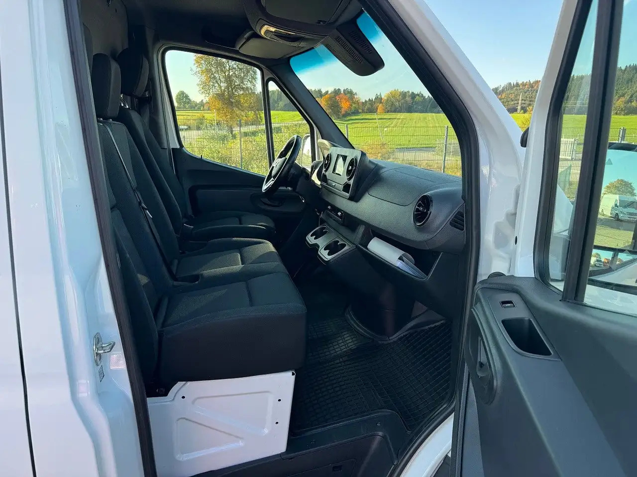 Kastenwagen Mercedes-Benz Sprinter 319 CDI Maxi Lang Extralang XXL LED: das Bild 11 Kastenwagen Mercedes-Benz Sprinter 319 CDI Maxi Lang Extralang XXL LED: das Bild 11