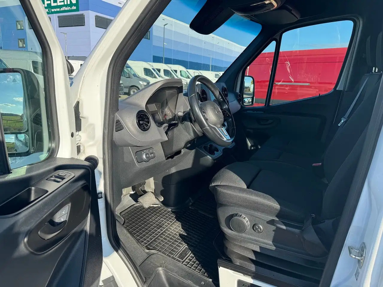 Kastenwagen Mercedes-Benz Sprinter 319 CDI Maxi Lang Extralang XXL LED: das Bild 10 Kastenwagen Mercedes-Benz Sprinter 319 CDI Maxi Lang Extralang XXL LED: das Bild 10