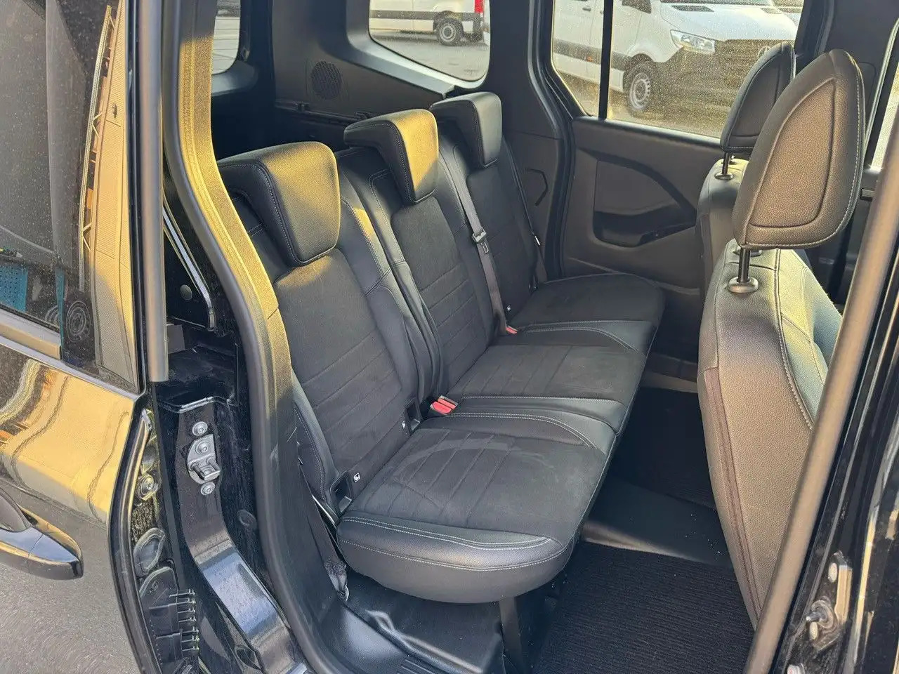 PKW Mercedes-Benz T-Class T -Klasse 160 d standard: das Bild 10