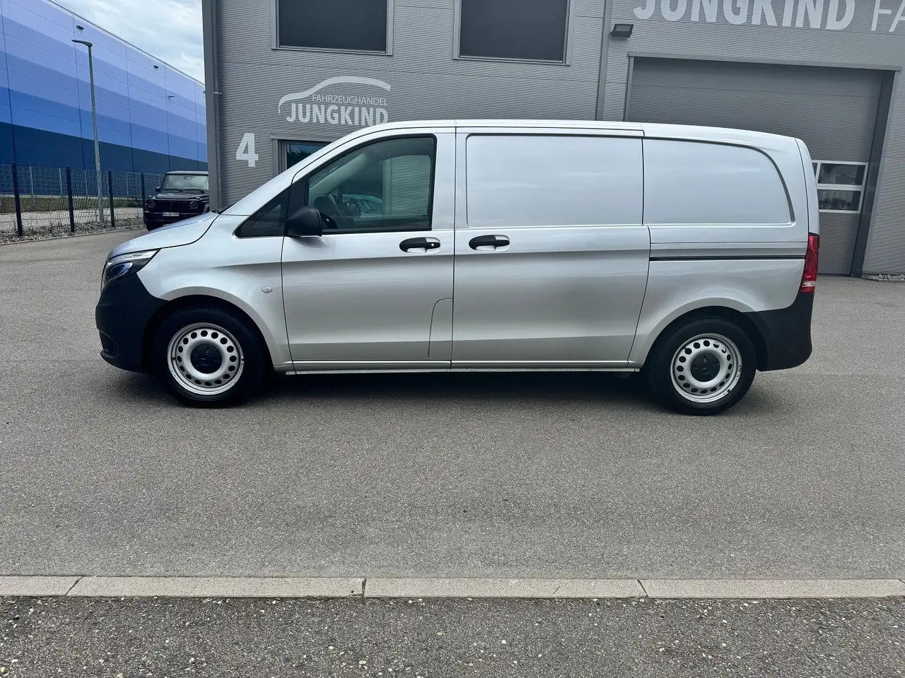 Mercedes-Benz Vito 114 CDI Kompakt Silber Klima Bott - Kastenwagen: das Bild 3 Mercedes-Benz Vito 114 CDI Kompakt Silber Klima Bott - Kastenwagen: das Bild 3
