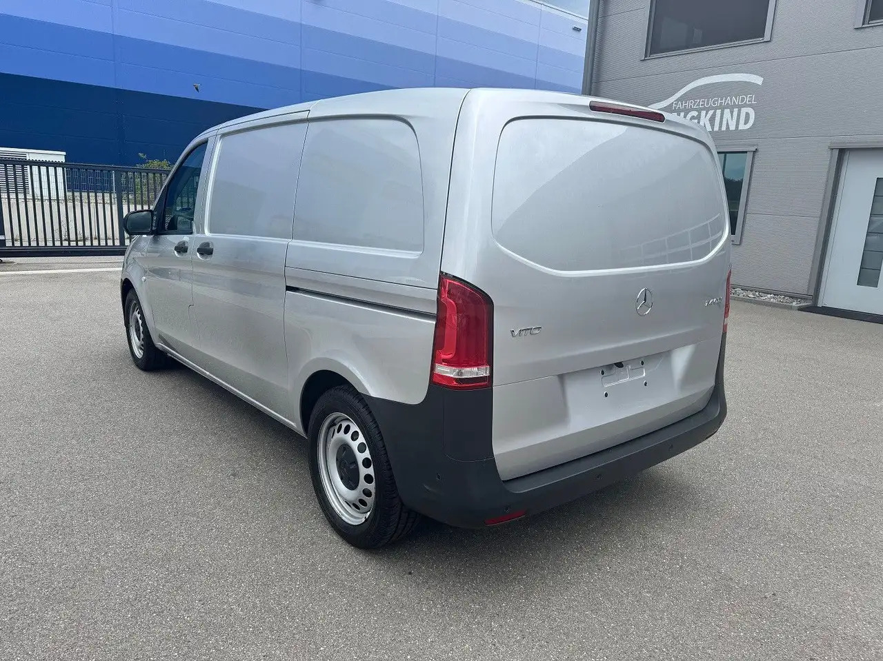 Mercedes-Benz Vito 114 CDI Kompakt Silber Klima Bott - Kastenwagen: das Bild 5 Mercedes-Benz Vito 114 CDI Kompakt Silber Klima Bott - Kastenwagen: das Bild 5