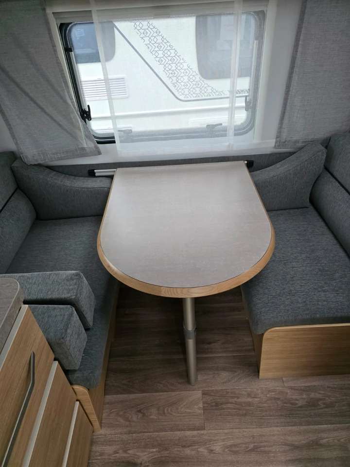 Fendt Bianco Activ 390 FHS Dusche, 1.700 KG-Fahrwerk - Wohnwagen: das Bild 4 Fendt Bianco Activ 390 FHS Dusche, 1.700 KG-Fahrwerk - Wohnwagen: das Bild 4