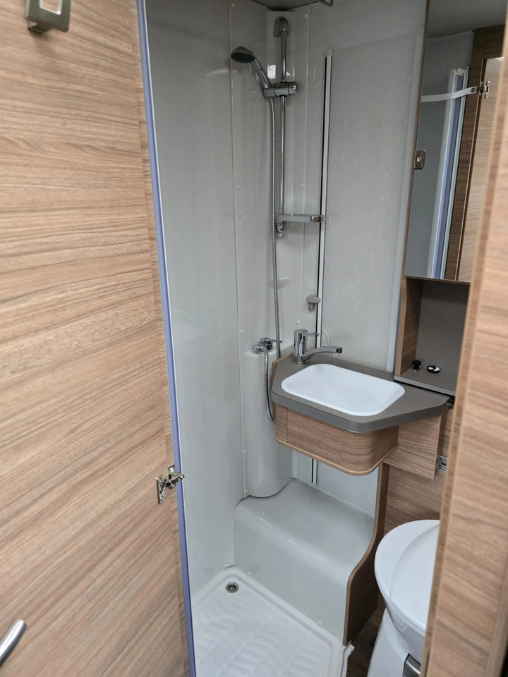 Teilintegriertes Wohnmobil Weinsberg CaraCompact 640 MEG EDITION [PEPPER] Hot Pepper-Paket: das Bild 8