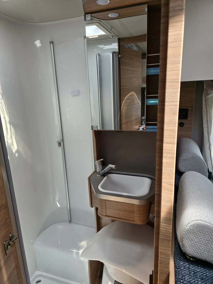 Alkoven Wohnmobil Weinsberg CaraHome 550 MG Markise, AHK, LED: das Bild 7 Alkoven Wohnmobil Weinsberg CaraHome 550 MG Markise, AHK, LED: das Bild 7