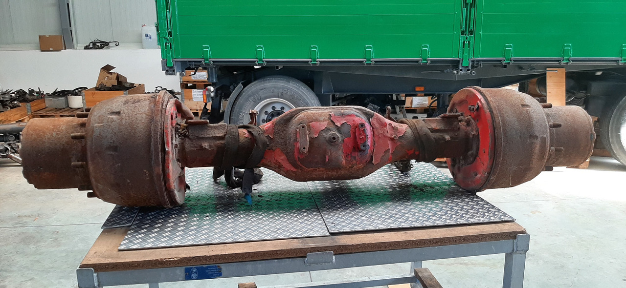 Gebrauchte MAN 19.291, Planetenachse, Artikel - Nr. : 81.99999 - 9999 - Hinterachse für LKW: das Bild 3 Gebrauchte MAN 19.291, Planetenachse, Artikel - Nr. : 81.99999 - 9999 - Hinterachse für LKW: das Bild 3