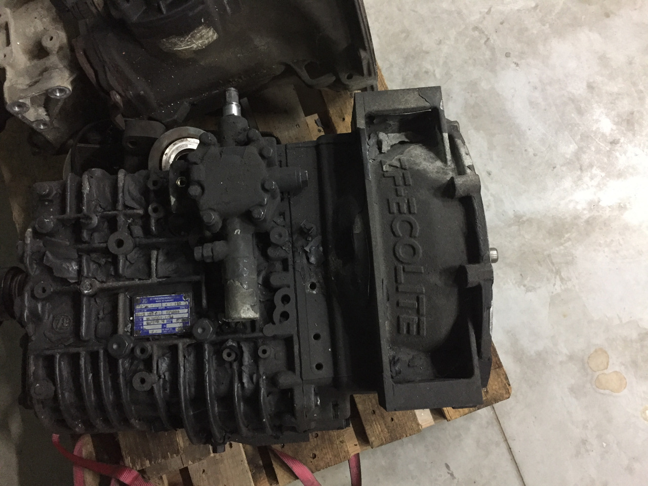 Gebrauchtes Getriebe MAN TGL 8.180, Typ : S6 - 850 TO LL, Artikel - Nr. : 81.32004 - 6139 - Getriebe für LKW: das Bild 2 Gebrauchtes Getriebe MAN TGL 8.180, Typ : S6 - 850 TO LL, Artikel - Nr. : 81.32004 - 6139 - Getriebe für LKW: das Bild 2