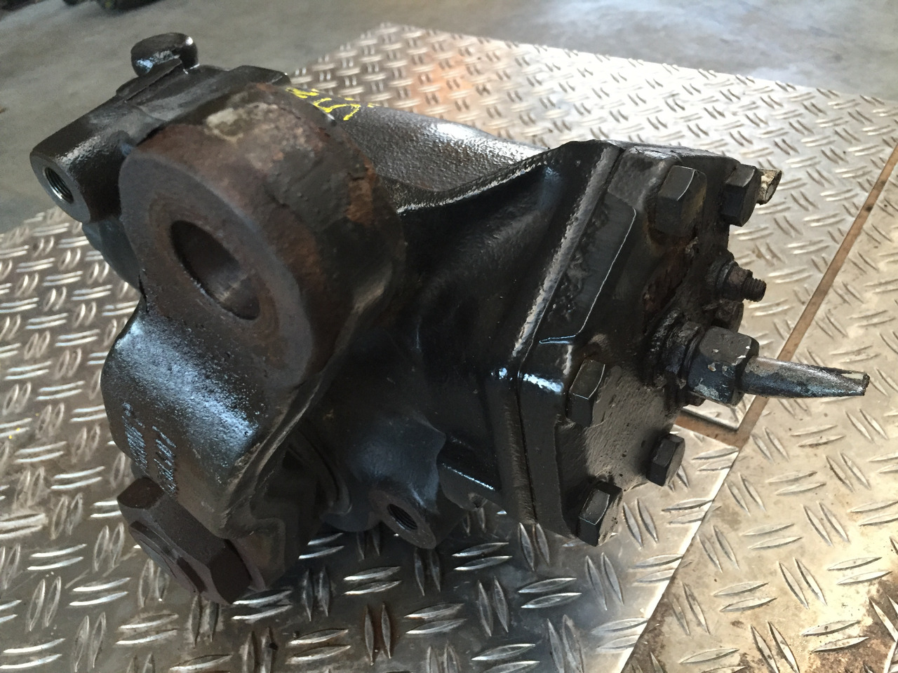 Gebrauchtes Lenkgetriebe, MAN TGM 15.280, Artikel - Nr. : 85.46200 - 6019 - Lenkgetriebe für LKW: das Bild 3 Gebrauchtes Lenkgetriebe, MAN TGM 15.280, Artikel - Nr. : 85.46200 - 6019 - Lenkgetriebe für LKW: das Bild 3