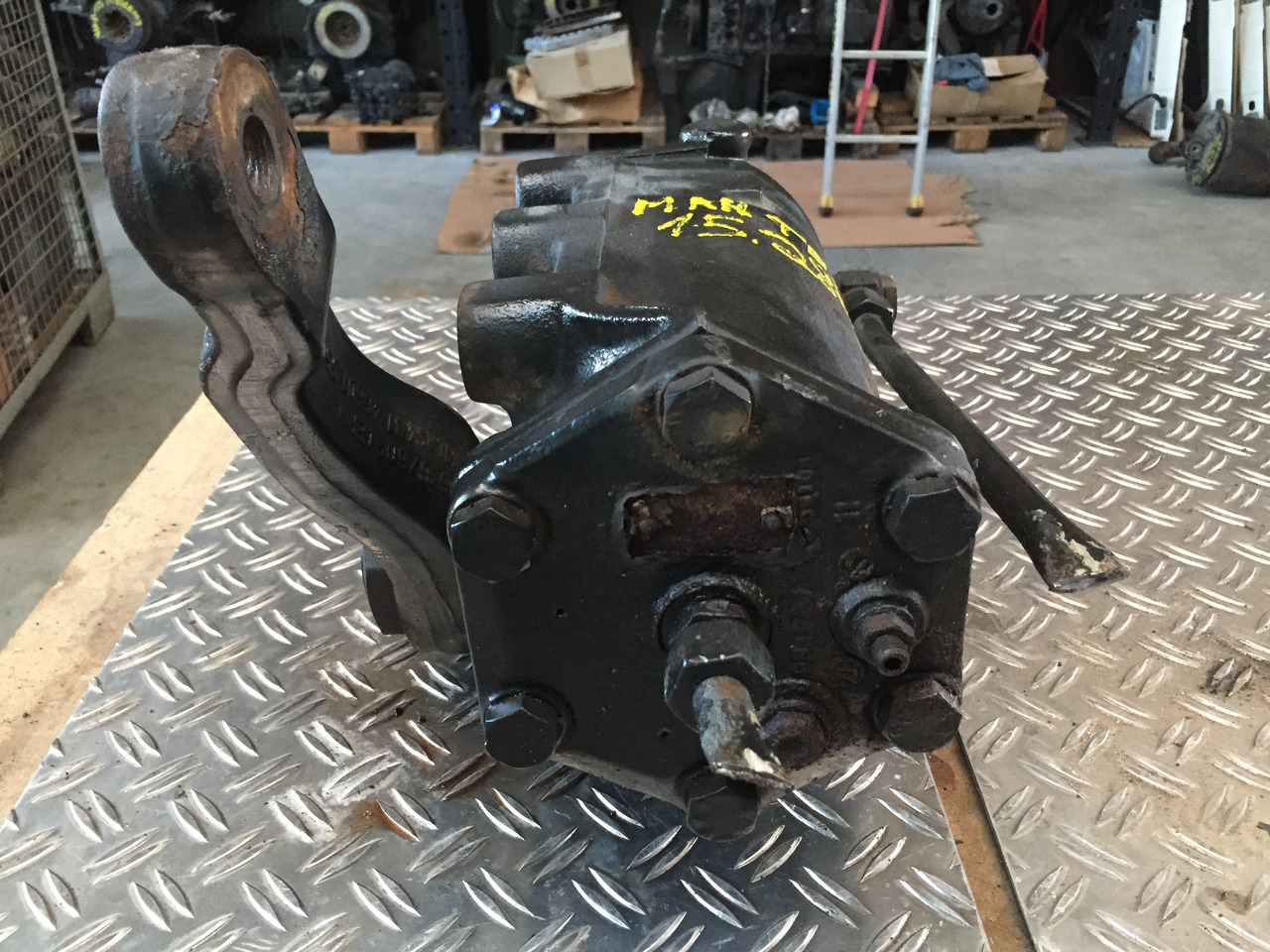 Gebrauchtes Lenkgetriebe, MAN TGM 15.280, Artikel - Nr. : 85.46200 - 6019 - Lenkgetriebe für LKW: das Bild 4 Gebrauchtes Lenkgetriebe, MAN TGM 15.280, Artikel - Nr. : 85.46200 - 6019 - Lenkgetriebe für LKW: das Bild 4