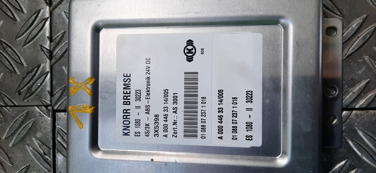 Gebrauchtes MB Atego, Knorr Bremse ABS Motorsteuergerät, Artikel - Nr. : A 000446 33 14 - Steuergerät für LKW: das Bild 3 Gebrauchtes MB Atego, Knorr Bremse ABS Motorsteuergerät, Artikel - Nr. : A 000446 33 14 - Steuergerät für LKW: das Bild 3