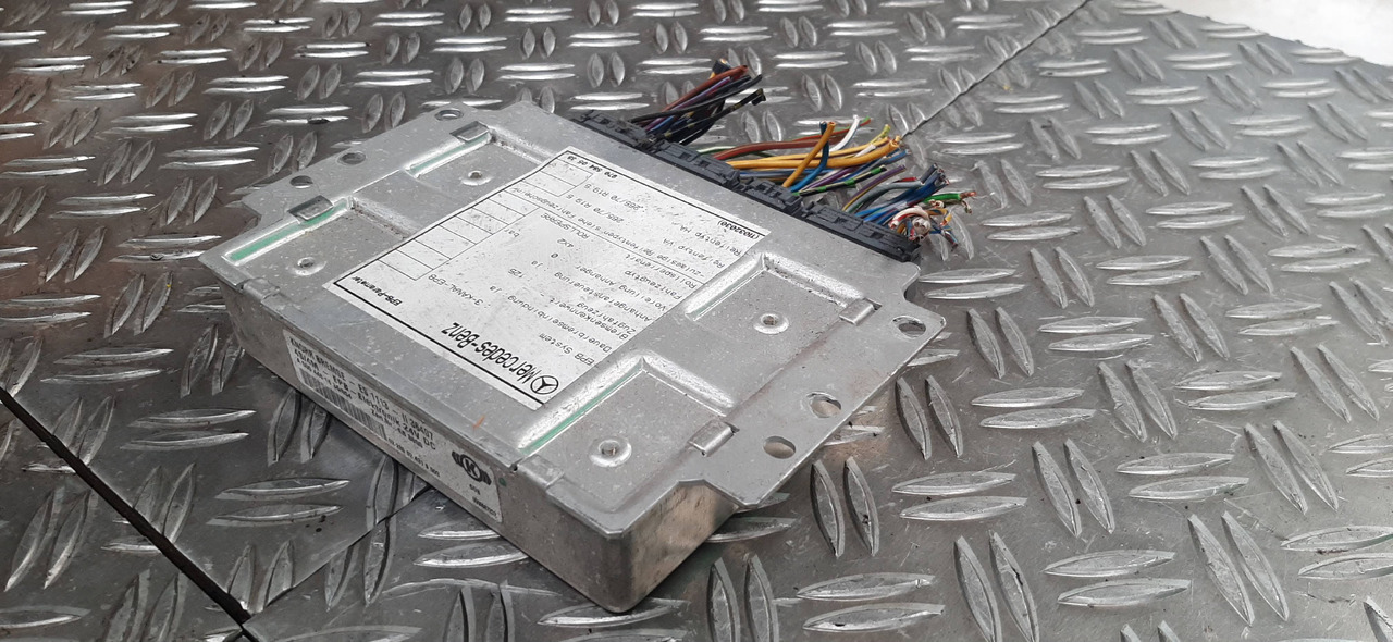 Gebrauchtes MB Knorr Bremse ES 1113 Steuergerät EPB, Artikel - Nr. : A 000 446 16 36 - Steuergerät für LKW: das Bild 5 Gebrauchtes MB Knorr Bremse ES 1113 Steuergerät EPB, Artikel - Nr. : A 000 446 16 36 - Steuergerät für LKW: das Bild 5