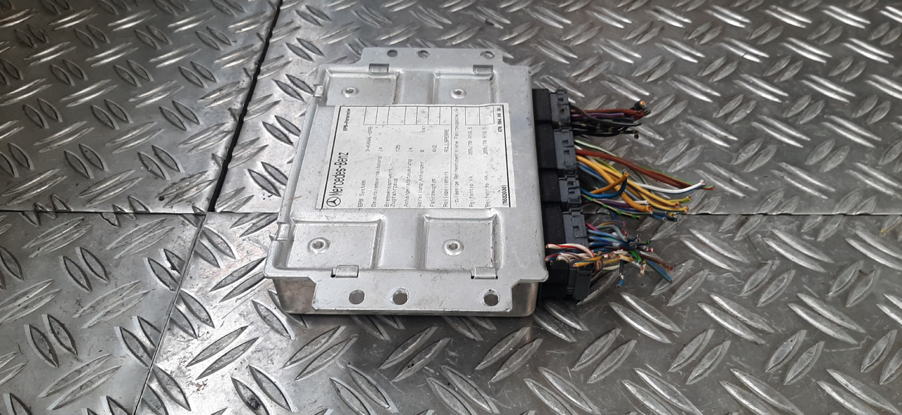 Gebrauchtes MB Knorr Bremse ES 1113 Steuergerät EPB, Artikel - Nr. : A 000 446 16 36 - Steuergerät für LKW: das Bild 4 Gebrauchtes MB Knorr Bremse ES 1113 Steuergerät EPB, Artikel - Nr. : A 000 446 16 36 - Steuergerät für LKW: das Bild 4