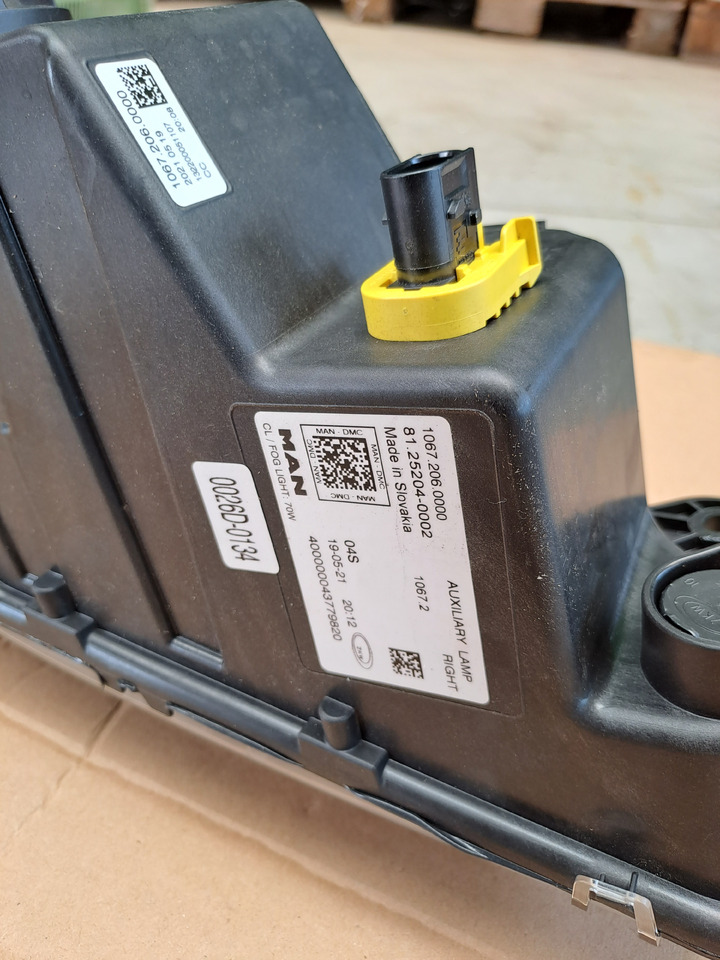 Neuwertiger Nebelscheinwerfer MAN TG3 rechts, Artikel - Nr. : 81.25204 - 0002 / 0001 - Nebelscheinwerfer für LKW: das Bild 3 Neuwertiger Nebelscheinwerfer MAN TG3 rechts, Artikel - Nr. : 81.25204 - 0002 / 0001 - Nebelscheinwerfer für LKW: das Bild 3