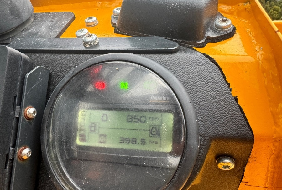 Muldenkipper/ Dumper THWAITES T300H: das Bild 8