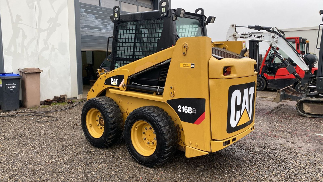 CAT 216, freza, mogučnost najma - Lader: das Bild 2 CAT 216, freza, mogučnost najma - Lader: das Bild 2