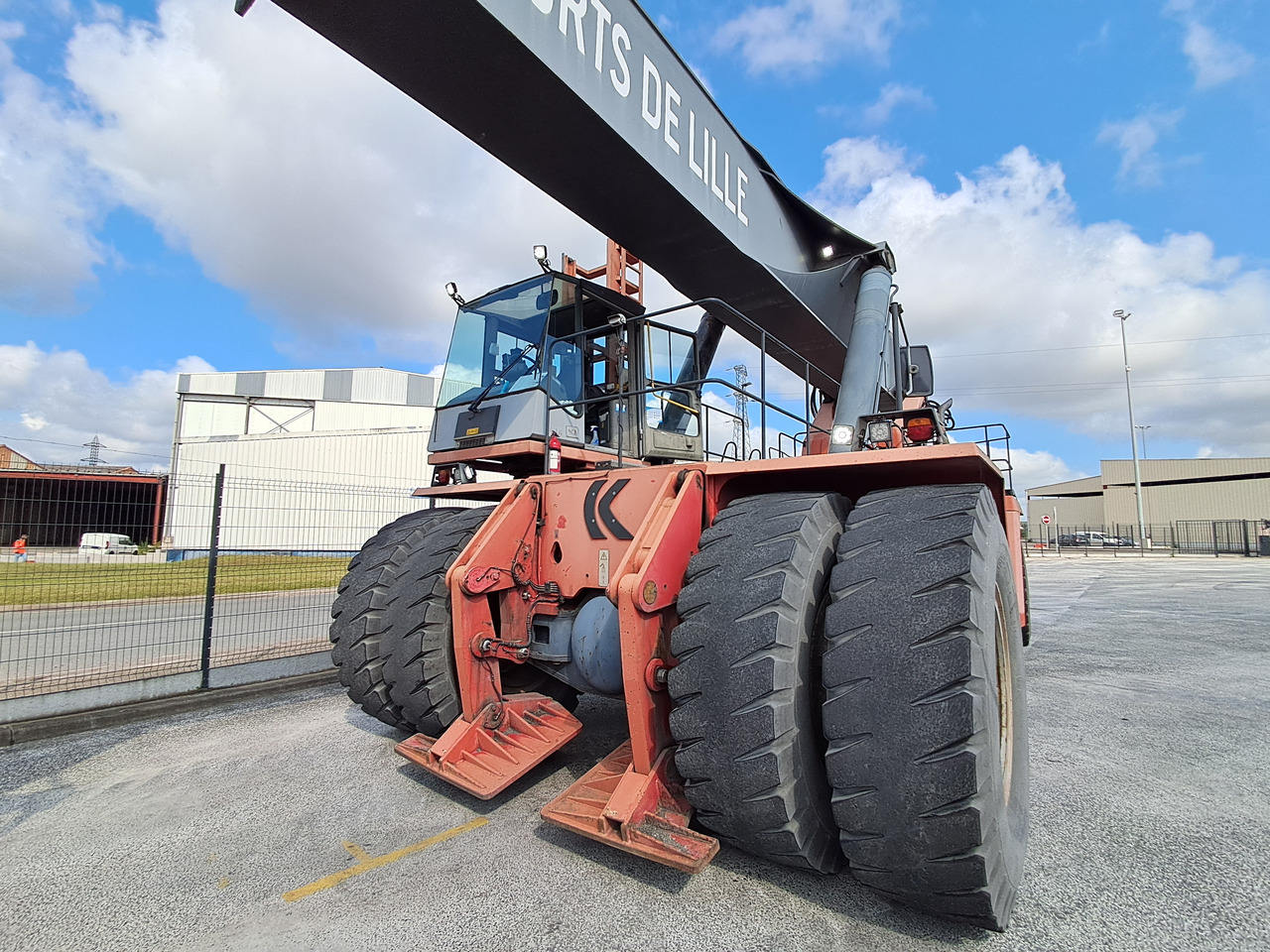 KALMAR DRD 450 80 S5XS - Reach stacker: das Bild 2 KALMAR DRD 450 80 S5XS - Reach stacker: das Bild 2