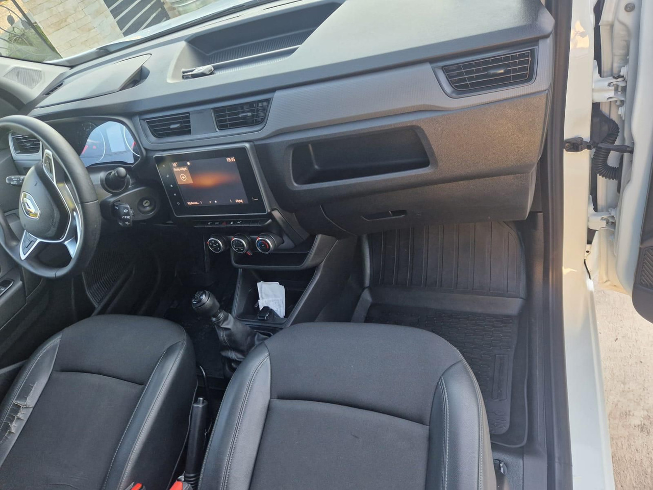 RENAULT EXPRESS - Andere Technik: das Bild 4 RENAULT EXPRESS - Andere Technik: das Bild 4