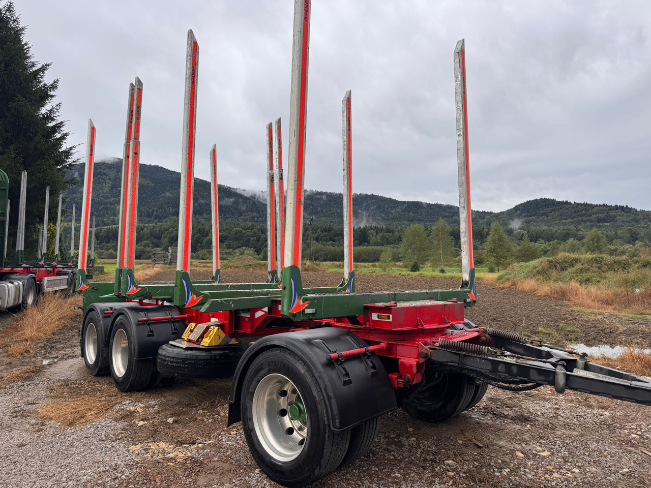 PRZYCZEPA - Holzanhänger: das Bild 2 PRZYCZEPA - Holzanhänger: das Bild 2