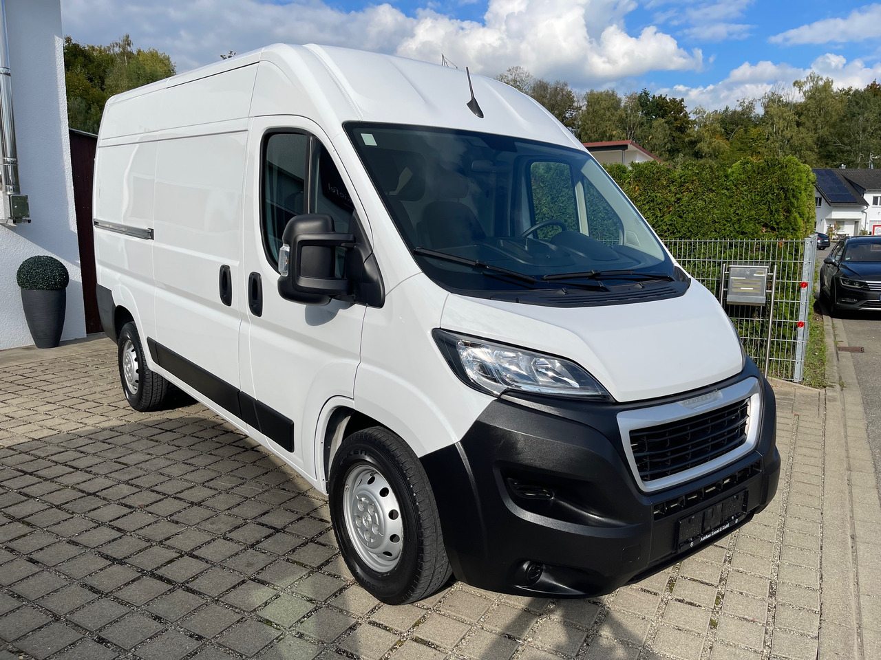 Peugeot Boxer Kasten L2H2 AppleCarplay/Klima/Kamera - Kastenwagen: das Bild 2 Peugeot Boxer Kasten L2H2 AppleCarplay/Klima/Kamera - Kastenwagen: das Bild 2