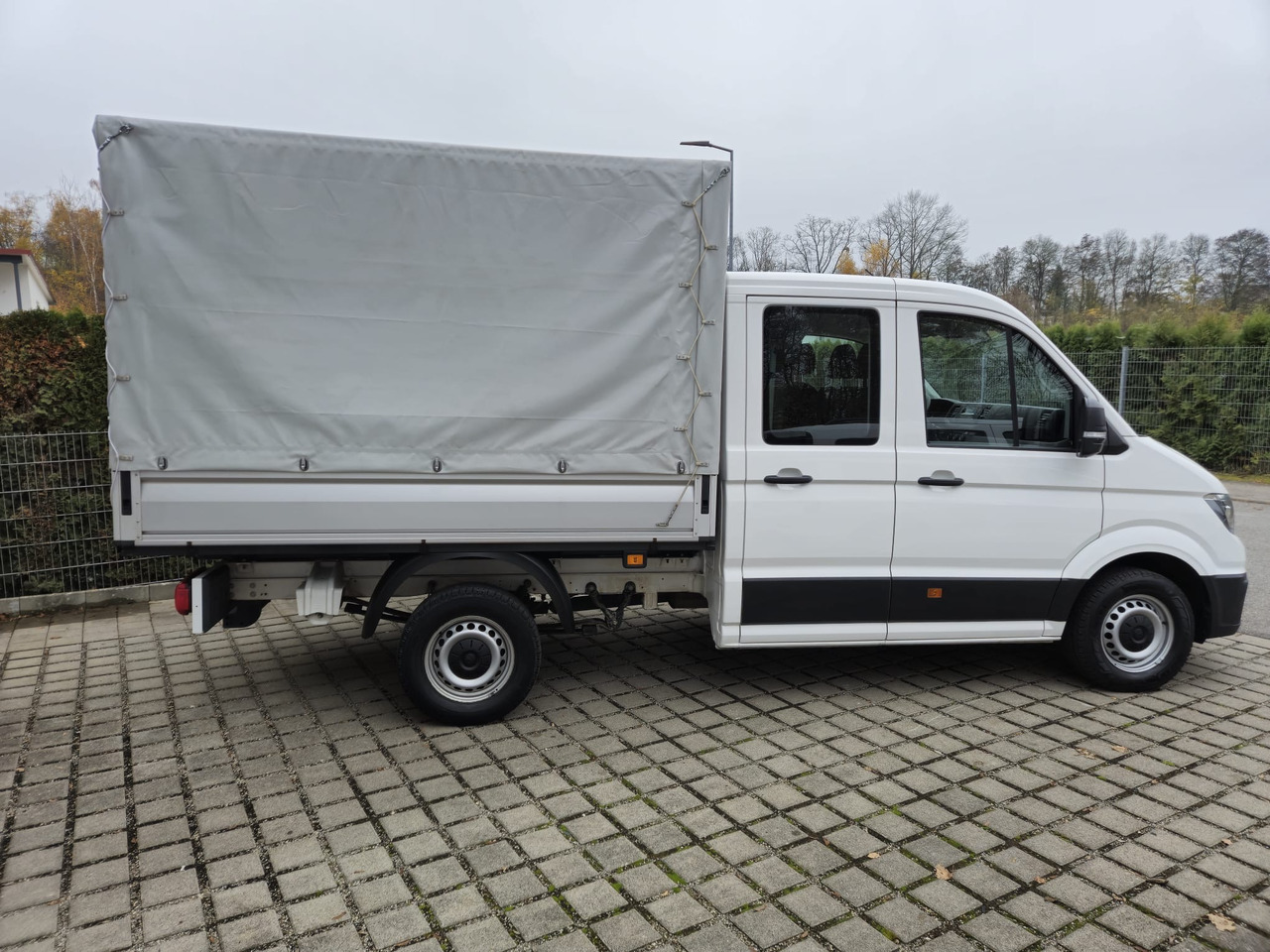 VOLKSWAGEN Crafter Pritsche 35 DOKA mittellang 4MOTION - Planen Transporter: das Bild 4 VOLKSWAGEN Crafter Pritsche 35 DOKA mittellang 4MOTION - Planen Transporter: das Bild 4