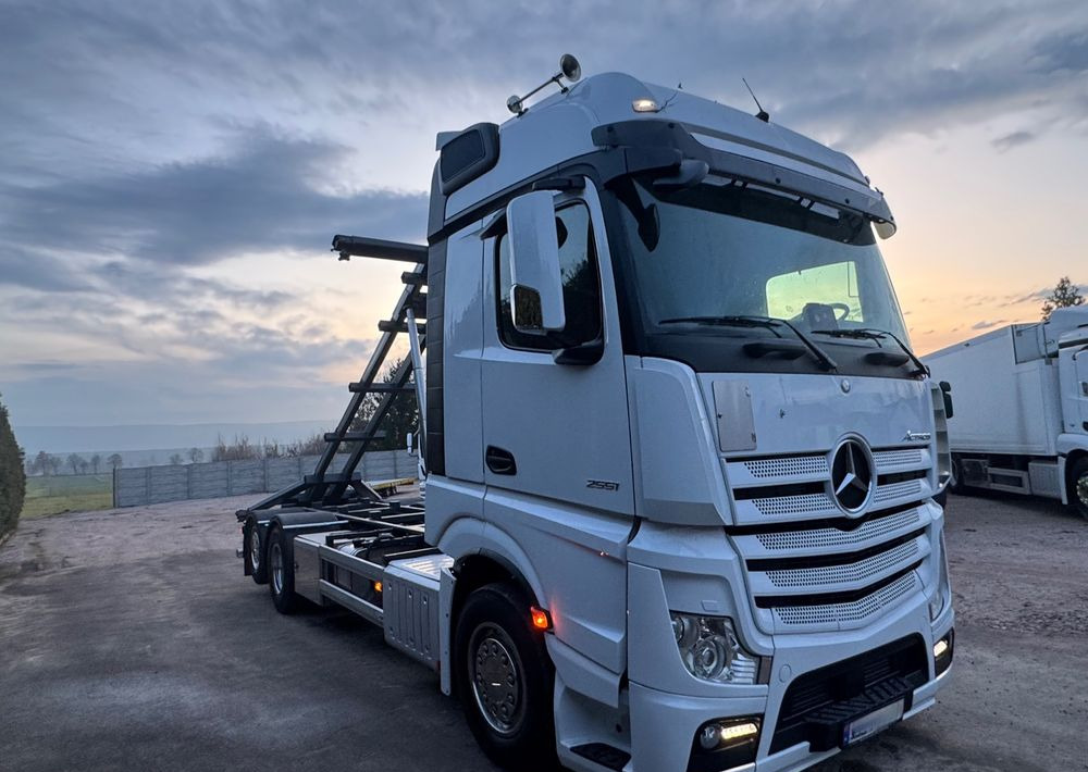 Mercedes-Benz ACTROS / 2553 / ACC / E 6 / MP 5 /TIPPER, BDF ,WYWROT / RETARDER/ GIGA SPACE/Niski Przebieg 366 Tys Km! ASO - Koffer LKW: das Bild 4 Mercedes-Benz ACTROS / 2553 / ACC / E 6 / MP 5 /TIPPER, BDF ,WYWROT / RETARDER/ GIGA SPACE/Niski Przebieg 366 Tys Km! ASO - Koffer LKW: das Bild 4