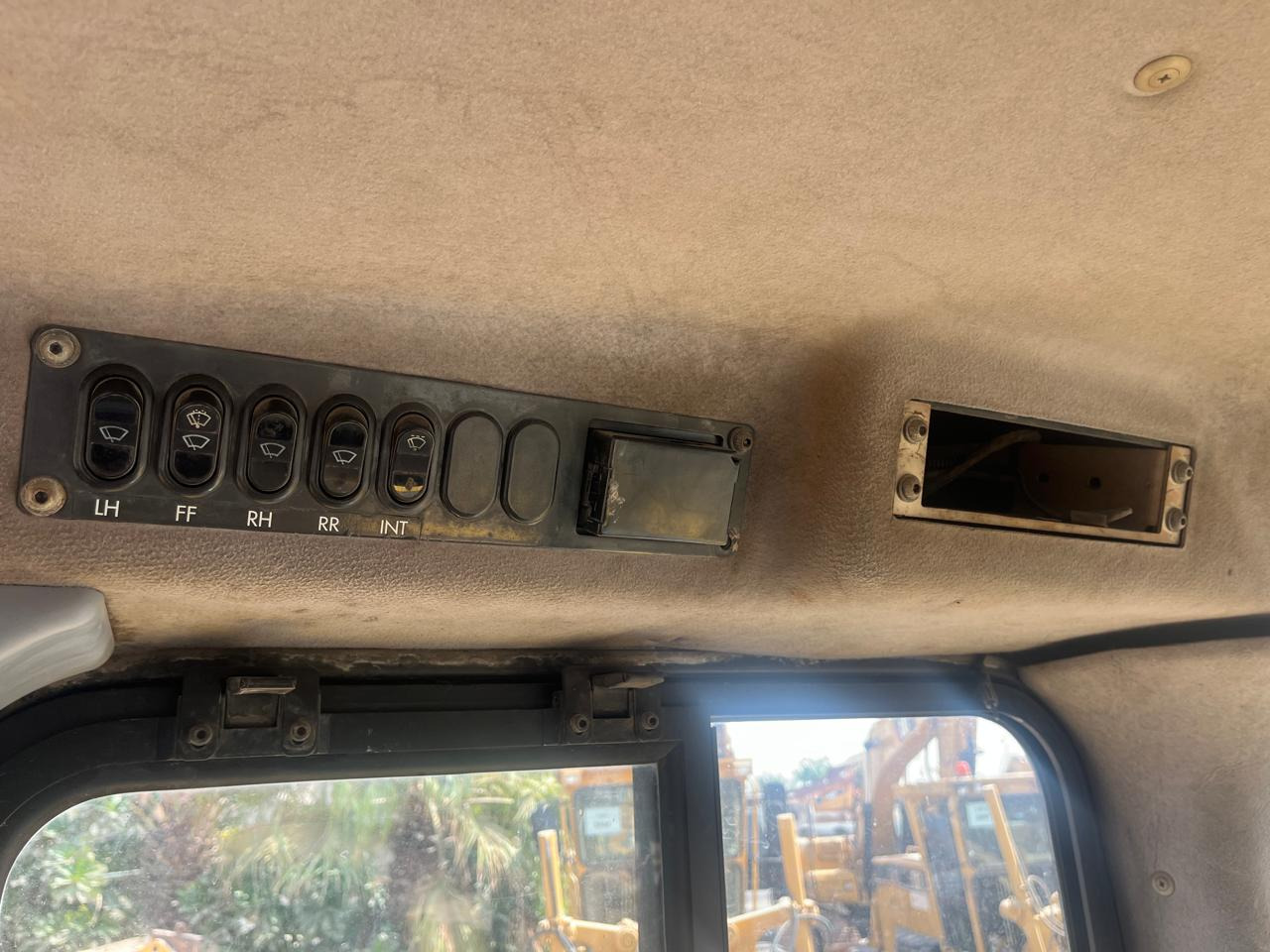 KOMATSU D155-A-6 - Bulldozer: das Bild 4 KOMATSU D155-A-6 - Bulldozer: das Bild 4