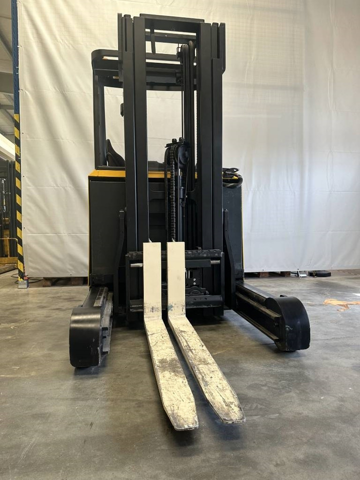 Yale MR14 - Schubmaststapler: das Bild 5 Yale MR14 - Schubmaststapler: das Bild 5