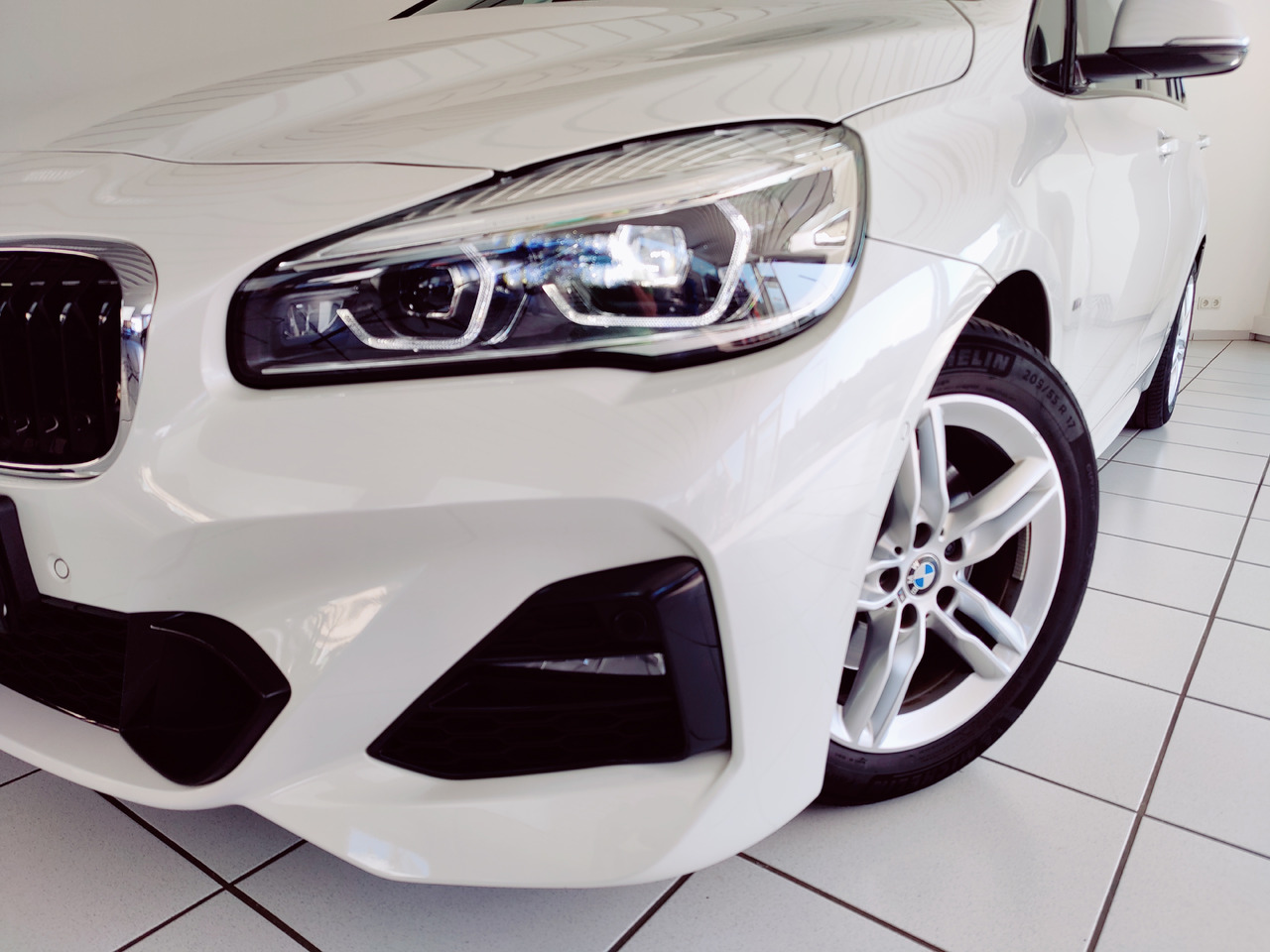 BMW 218 i Gran Tourer M Sport PDC RTTI Navi RüKam LED Apple Android DAB - Kombi: das Bild 2 BMW 218 i Gran Tourer M Sport PDC RTTI Navi RüKam LED Apple Android DAB - Kombi: das Bild 2