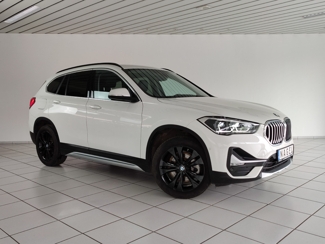 BMW X1 xDrive 20 i xLine Navi Rükam Leder DAB - SUV/ Geländewagen: das Bild 2 BMW X1 xDrive 20 i xLine Navi Rükam Leder DAB - SUV/ Geländewagen: das Bild 2