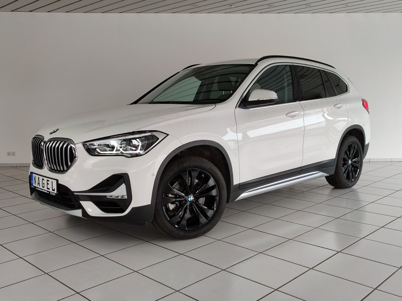 BMW X1 xDrive 20 i xLine Navi Rükam Leder DAB - SUV/ Geländewagen: das Bild 1 BMW X1 xDrive 20 i xLine Navi Rükam Leder DAB - SUV/ Geländewagen: das Bild 1