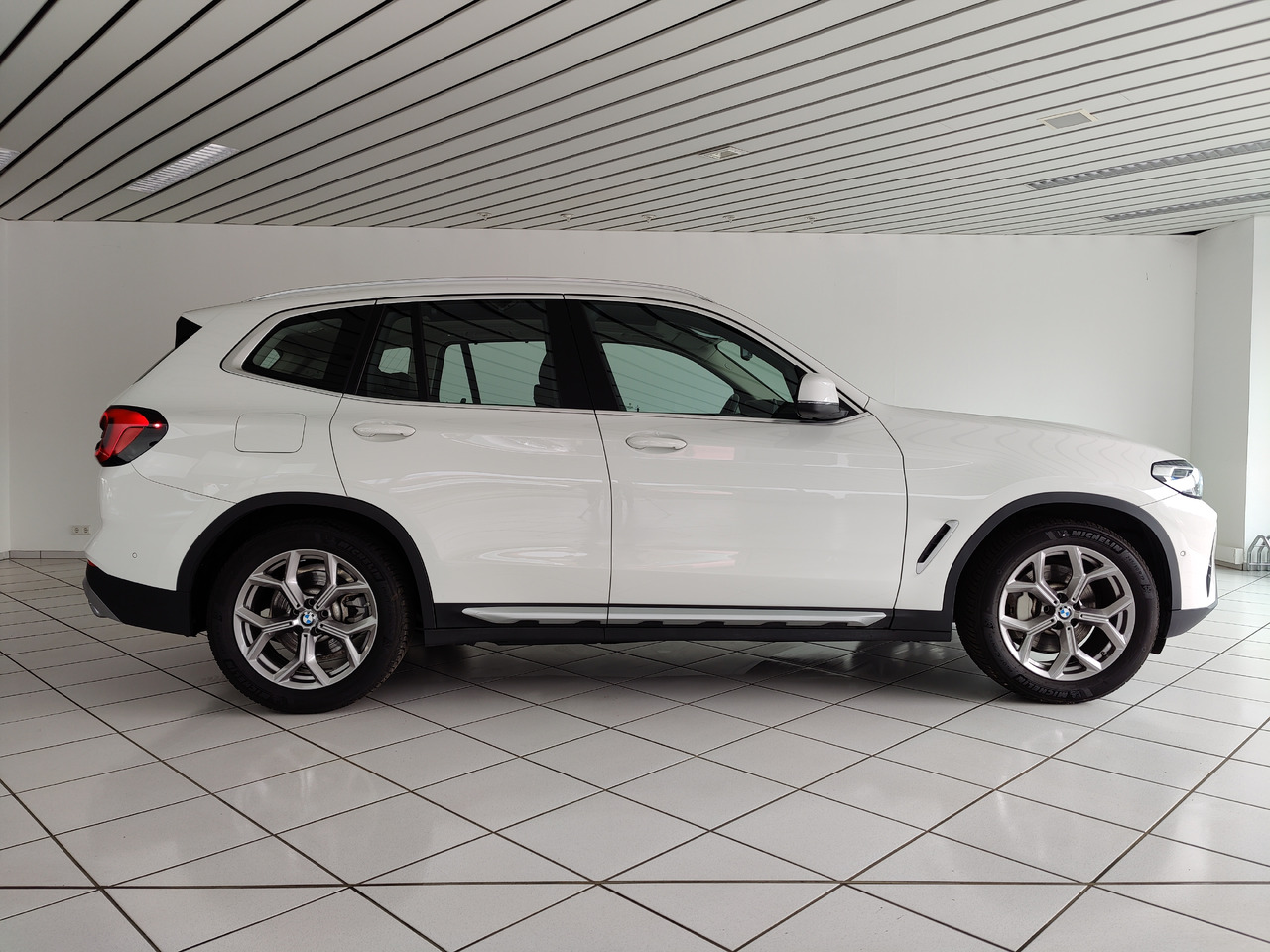 BMW X3 xDrive 30 i Live-Cockpit DAB Leder HiFi Headup - SUV/ Geländewagen: das Bild 5 BMW X3 xDrive 30 i Live-Cockpit DAB Leder HiFi Headup - SUV/ Geländewagen: das Bild 5