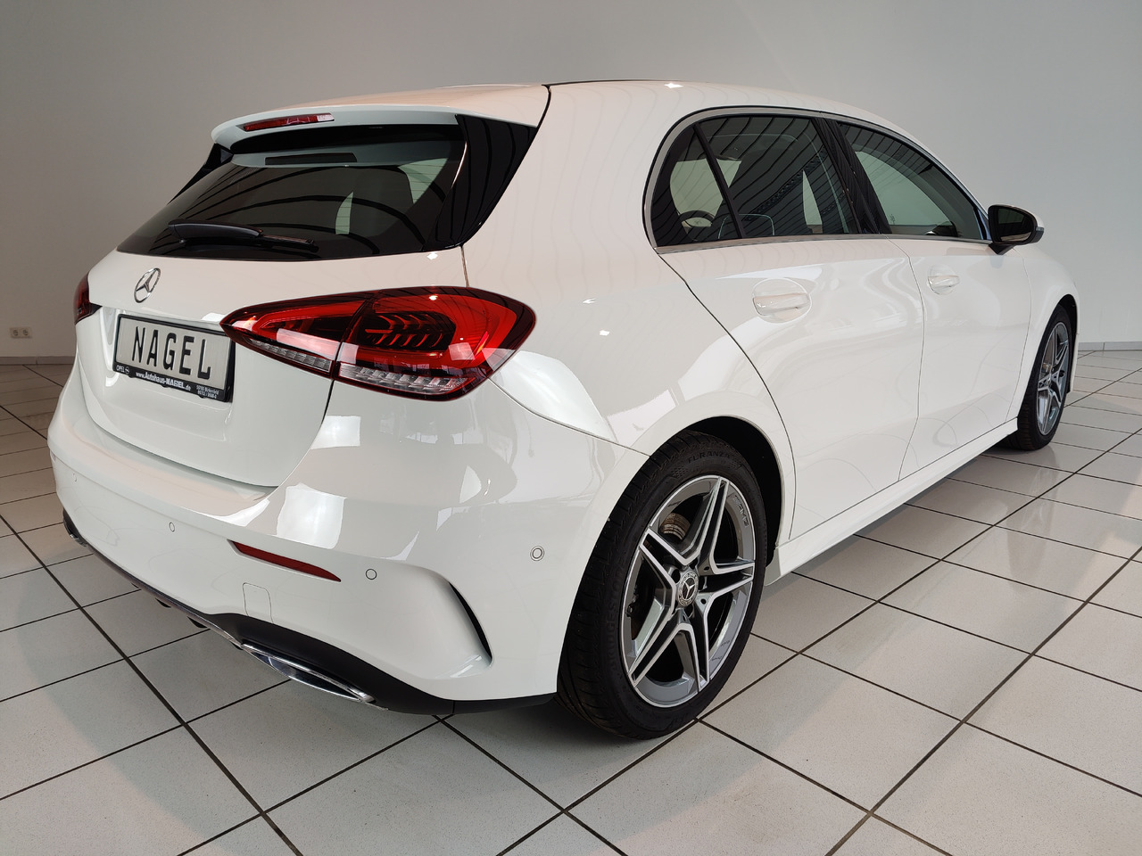 Mercedes-Benz A 200 7G-DCT AMG Line Kamera Navi LED SHZ - Limousine: das Bild 4 Mercedes-Benz A 200 7G-DCT AMG Line Kamera Navi LED SHZ - Limousine: das Bild 4