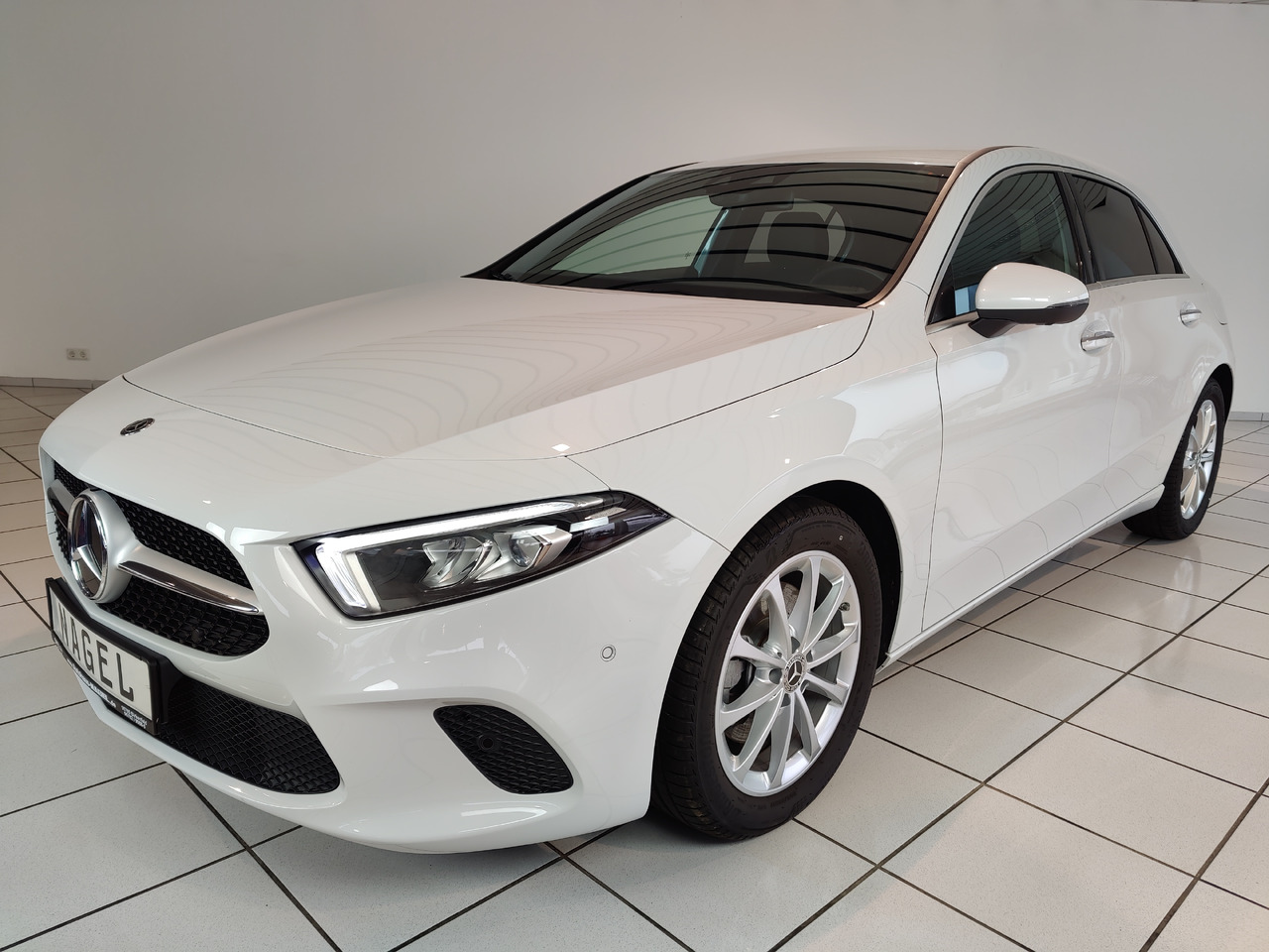 Mercedes-Benz A 220 7G-DCT Progressive Navi LED DAB Sondsystem - Kombi: das Bild 1 Mercedes-Benz A 220 7G-DCT Progressive Navi LED DAB Sondsystem - Kombi: das Bild 1