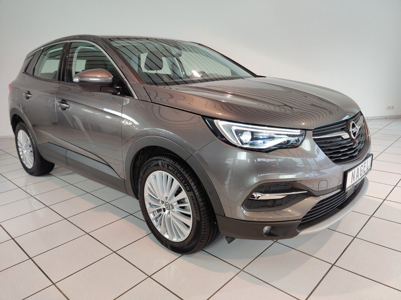 Opel Grandland X 1,2 Business Inno. Navi Leder PDC DAB LED - SUV/ Geländewagen: das Bild 2 Opel Grandland X 1,2 Business Inno. Navi Leder PDC DAB LED - SUV/ Geländewagen: das Bild 2