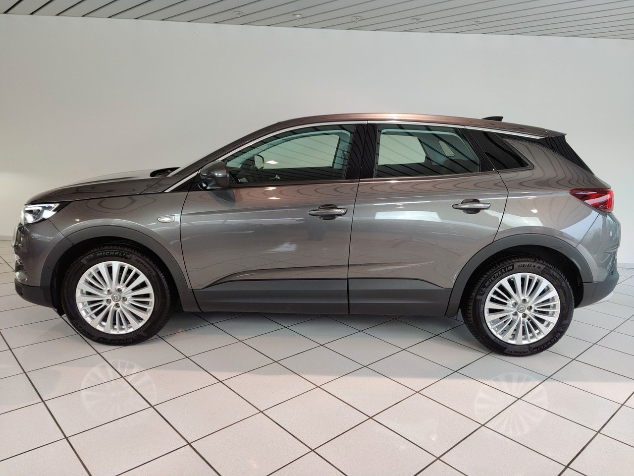 Opel Grandland X 1,2 Business Inno. Navi Leder PDC DAB LED - SUV/ Geländewagen: das Bild 5 Opel Grandland X 1,2 Business Inno. Navi Leder PDC DAB LED - SUV/ Geländewagen: das Bild 5