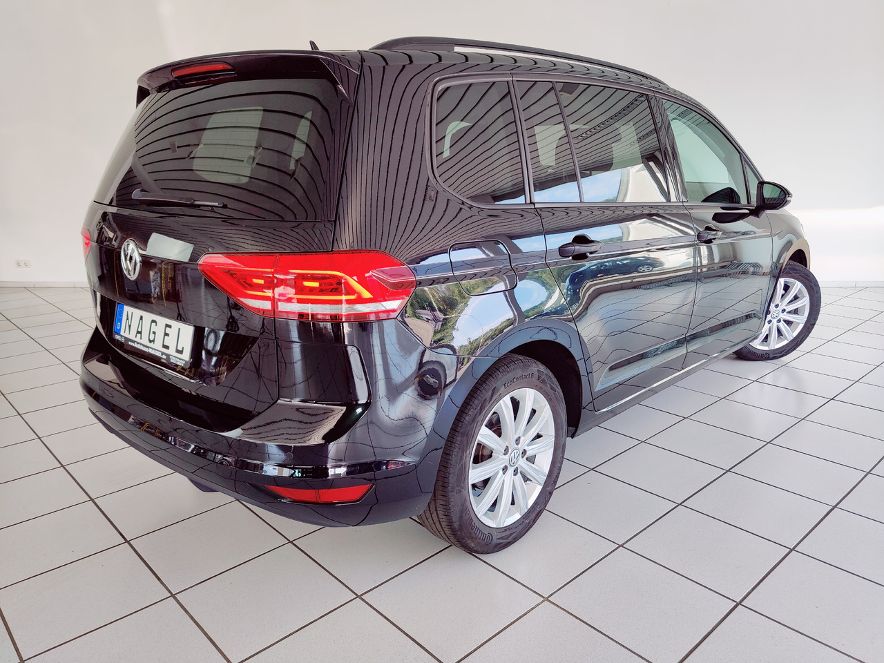 Volkswagen Touran Highline BMT/Start-Stopp Navi Licht RüKam - PKW: das Bild 5 Volkswagen Touran Highline BMT/Start-Stopp Navi Licht RüKam - PKW: das Bild 5