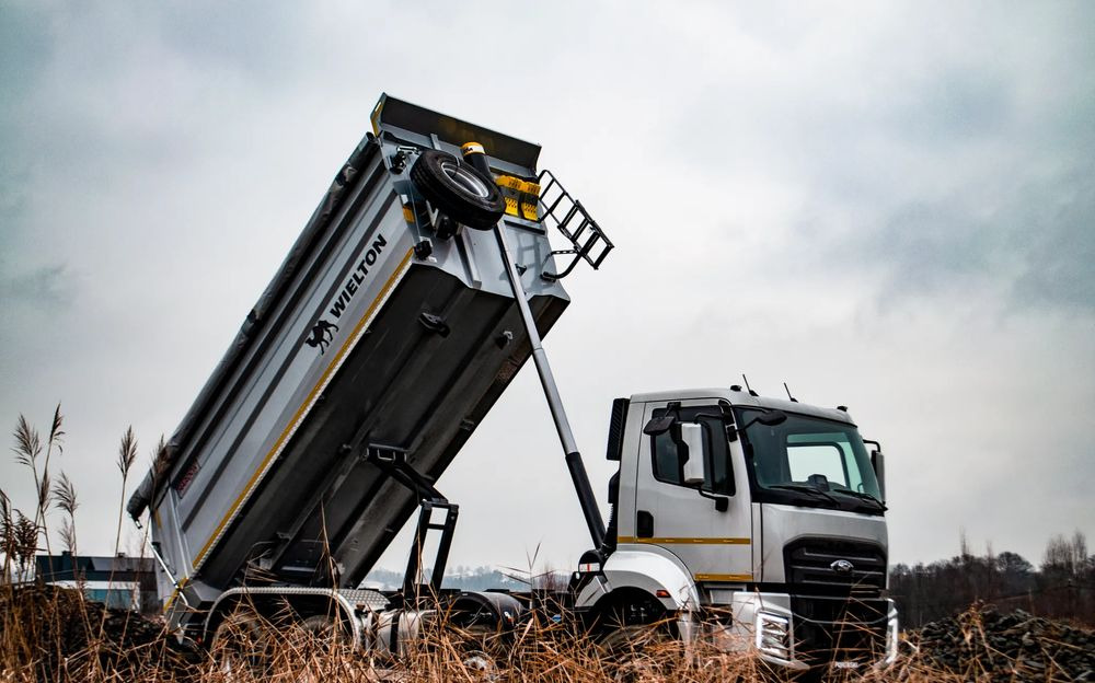 Ford Ford FORD F-LINE 4145 8x4 Wywrotka Wielton Tylnosypowa - Kipper: das Bild 2 Ford Ford FORD F-LINE 4145 8x4 Wywrotka Wielton Tylnosypowa - Kipper: das Bild 2